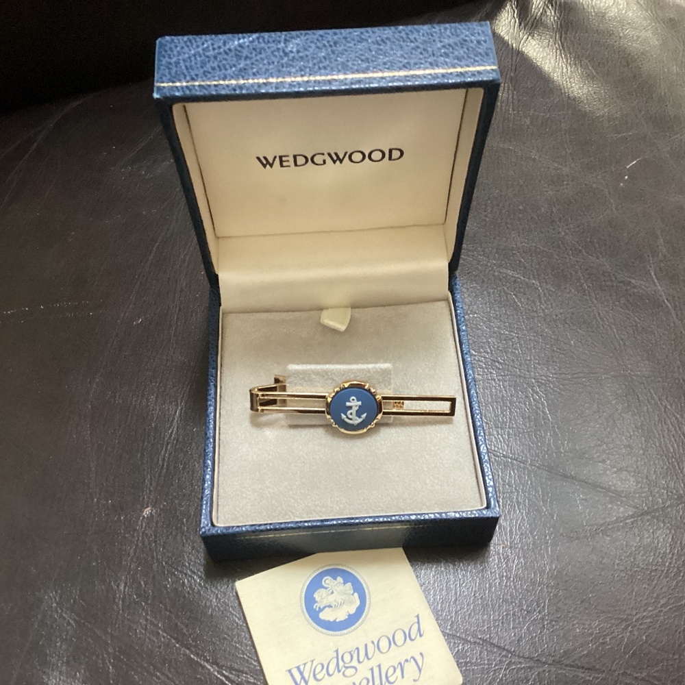 Wedgwood Gold and Blue ANCHOR Tie Bar Clip